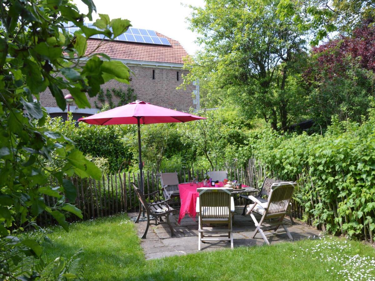 Enchanting Cottage With Terrace Garden Hamoir Εξωτερικό φωτογραφία